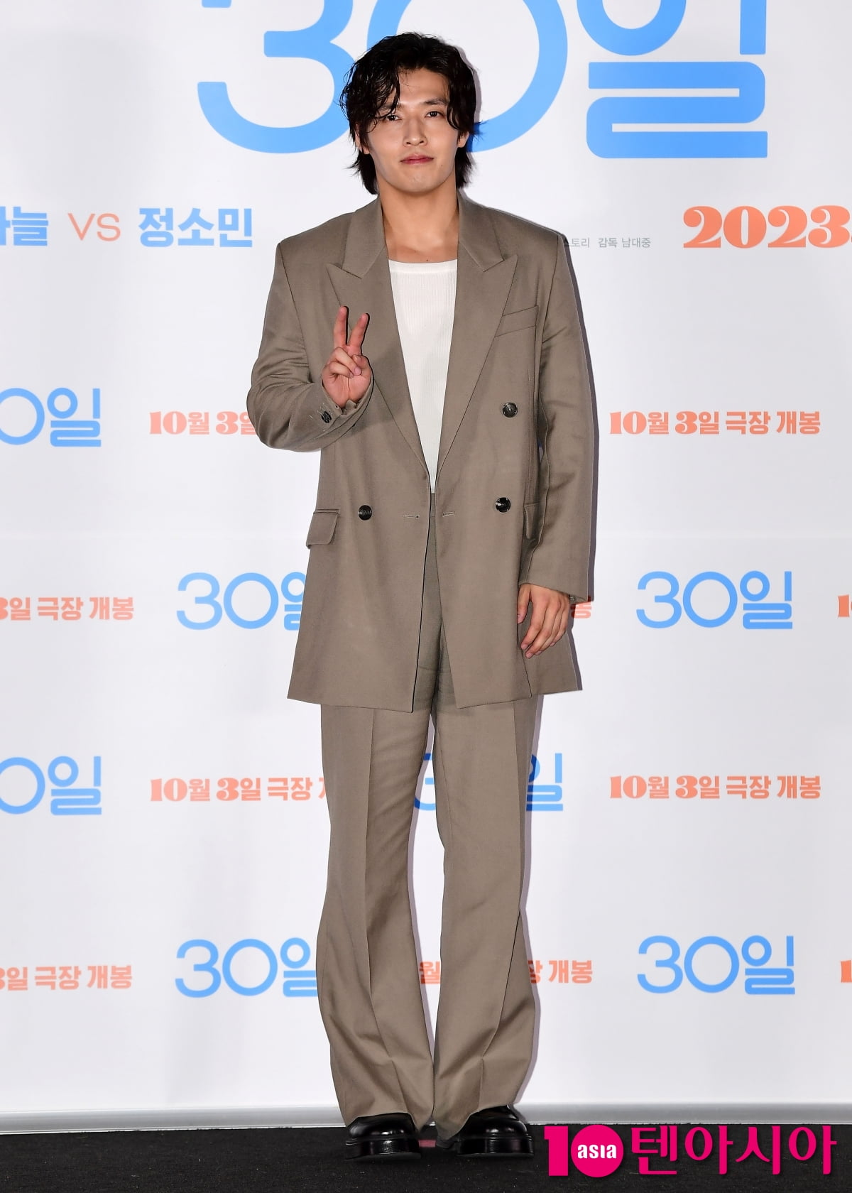 [TEN포토] 강하늘 '완벽한 비율'