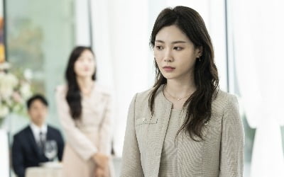 '가문의 영광: 리턴즈' 유라, "윤현민 배우가 많이 이끌어줘서 편안한 마음으로 찍었다"