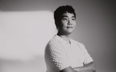 Director Yoo Jae-seon of the movie 'Sleep', unique and soft charisma