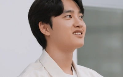 EXO D.O served food for a fan of 12 years