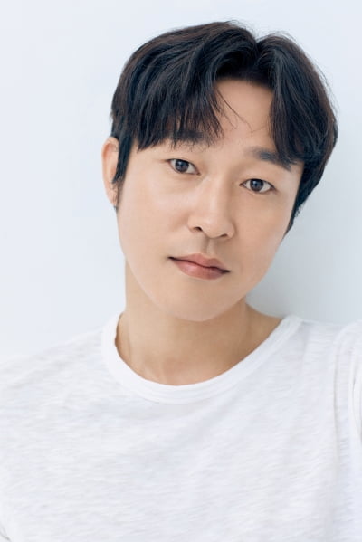 '구형사'이자 '구박사' 김중희, 영화 '거미집' 출연