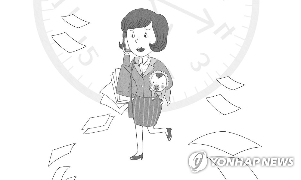 '쥐꼬리' 육아휴직급여 높아질까…최저임금 수준 상향 '만지작'