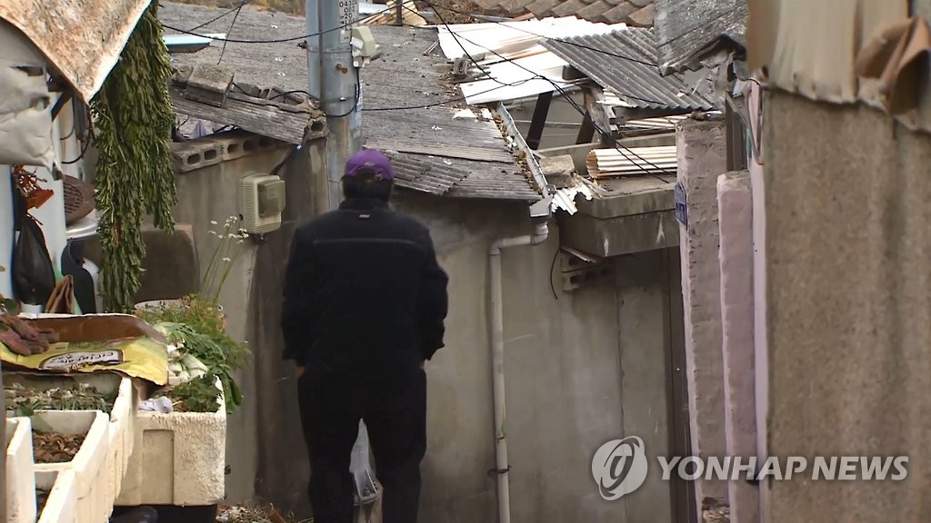 자산 고려해도 노인빈곤 세계적으로 심각…고령일수록 빈곤율↑