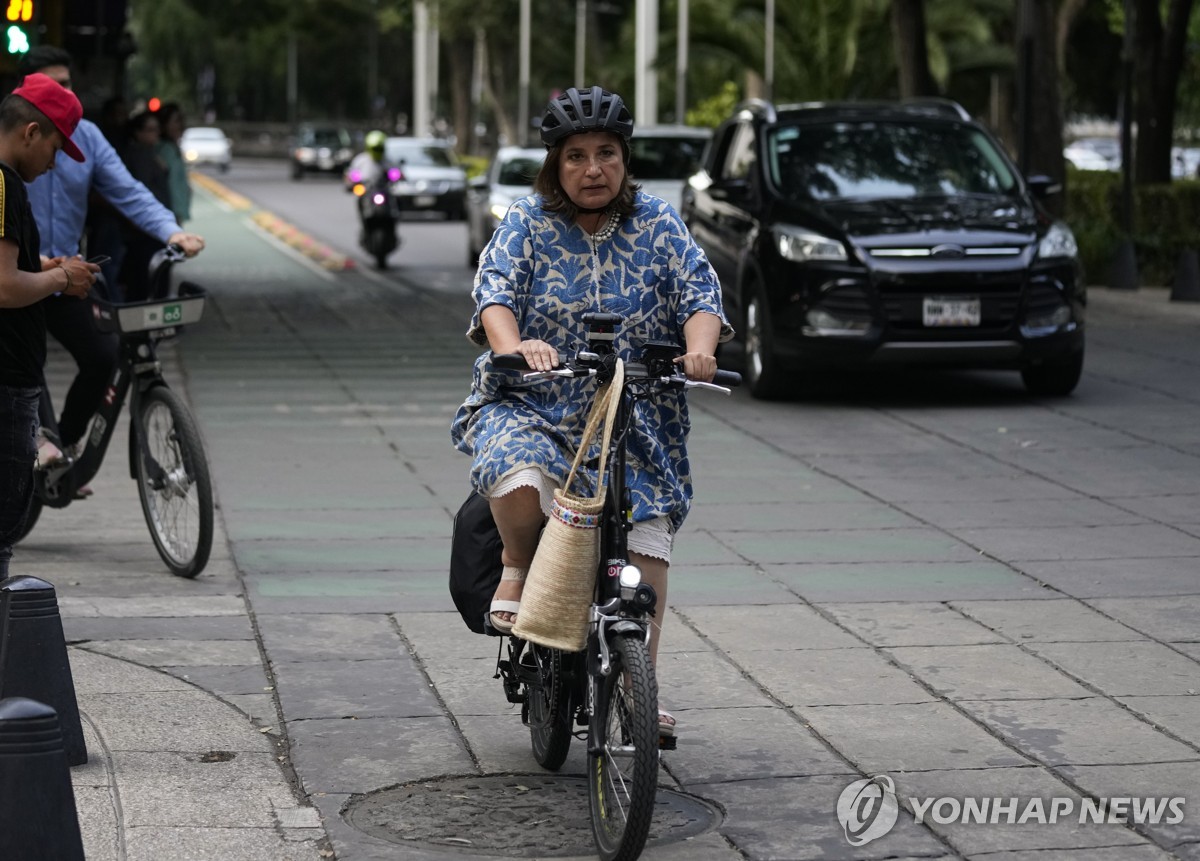 '마초 사회' 멕시코서 역사상 첫 여성 대통령 나오나