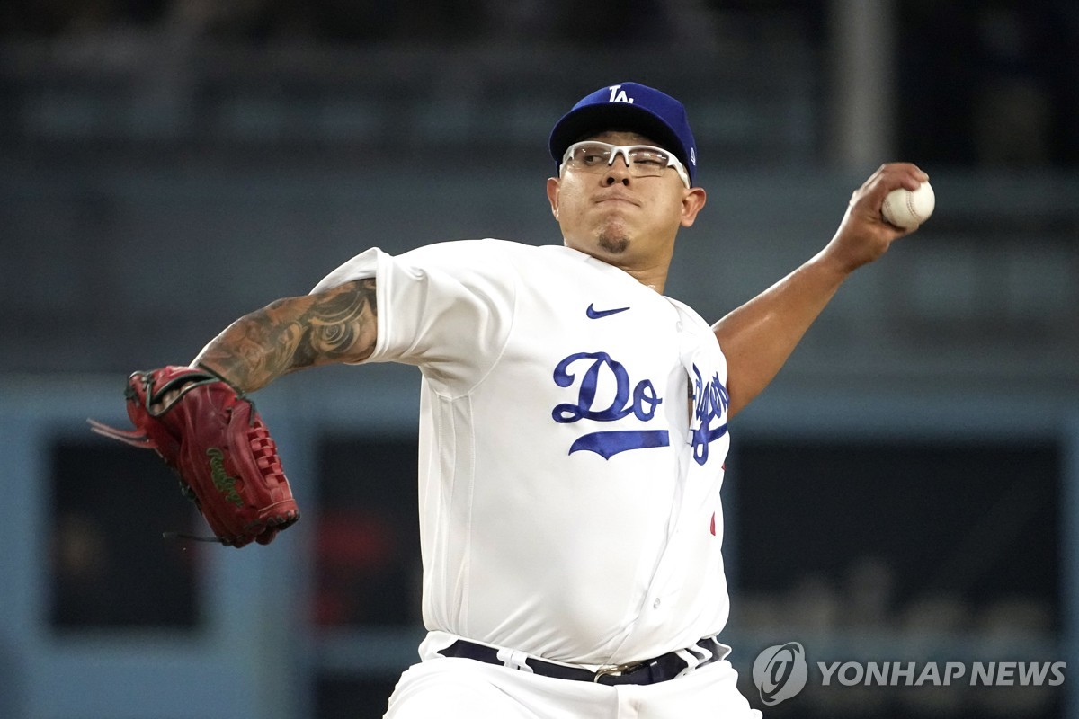 다저스 우리아스, 가정폭력 중범죄 혐의 체포…MLB도 조사 착수