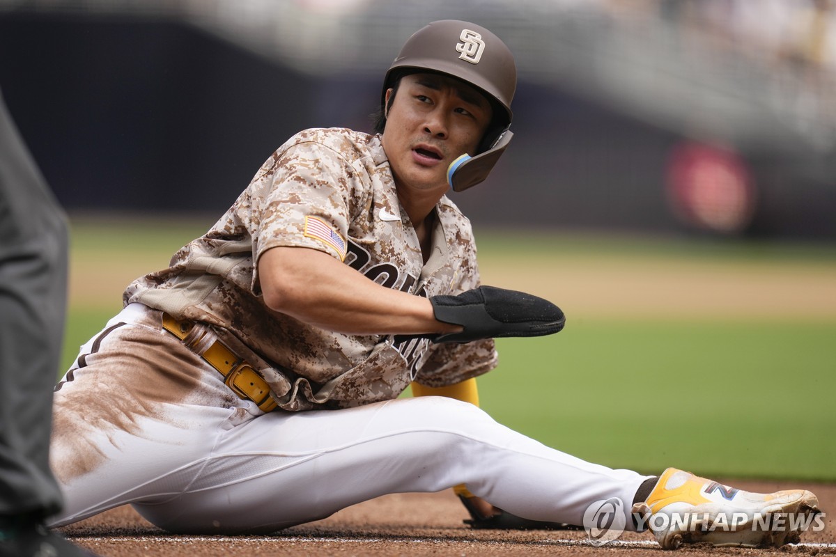 김하성, 한국인 빅리거 최초 30도루 돌파…샌디에이고 3연승