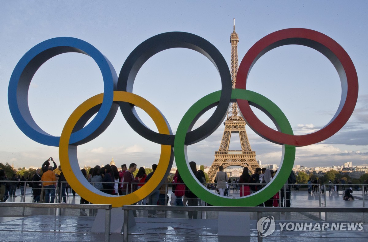 마크롱, 내년 파리올림픽 앞두고 "러시아 국기 못 건다" 압박