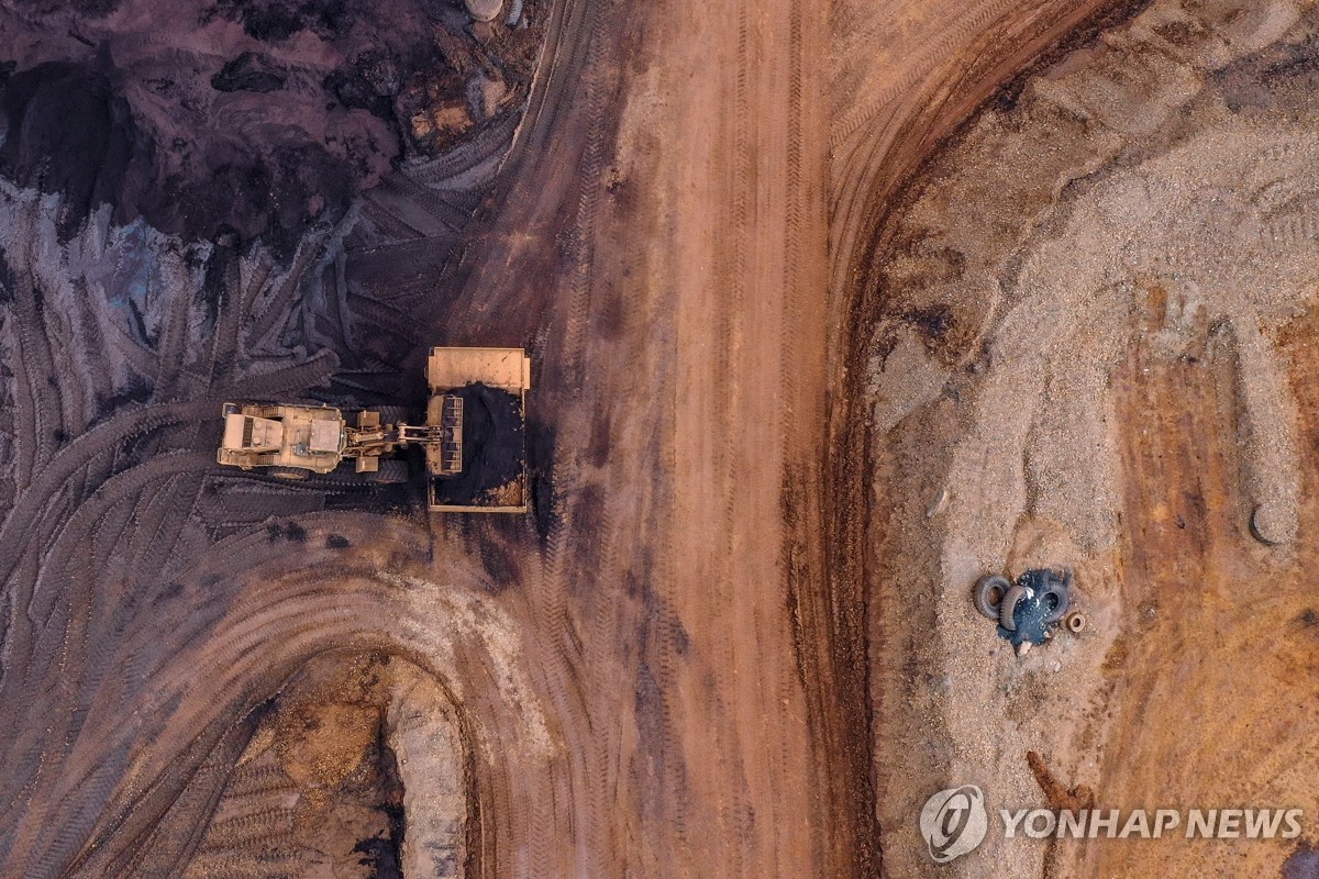 전기차 배터리 핵심인데…인니 "매장 니켈, 15년 후 고갈될수도"