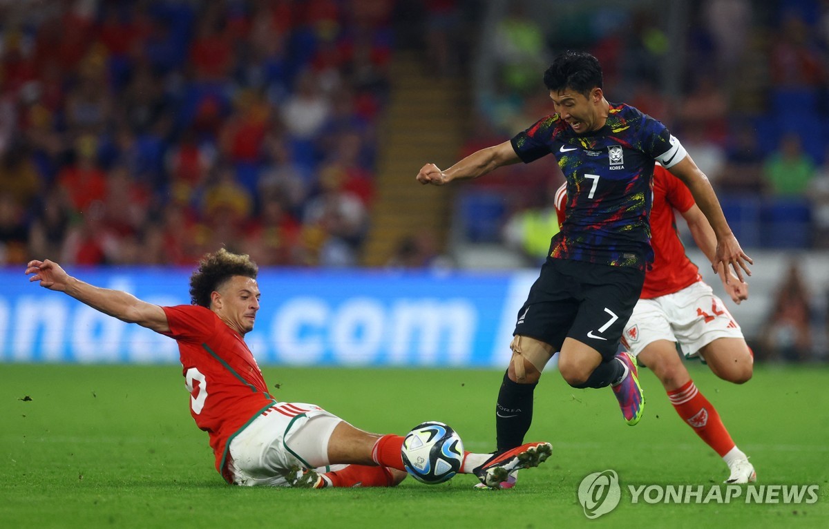 '손톱이 사라졌네?'…무계획 축구에 힘만 뺀 '청년가장' 손흥민