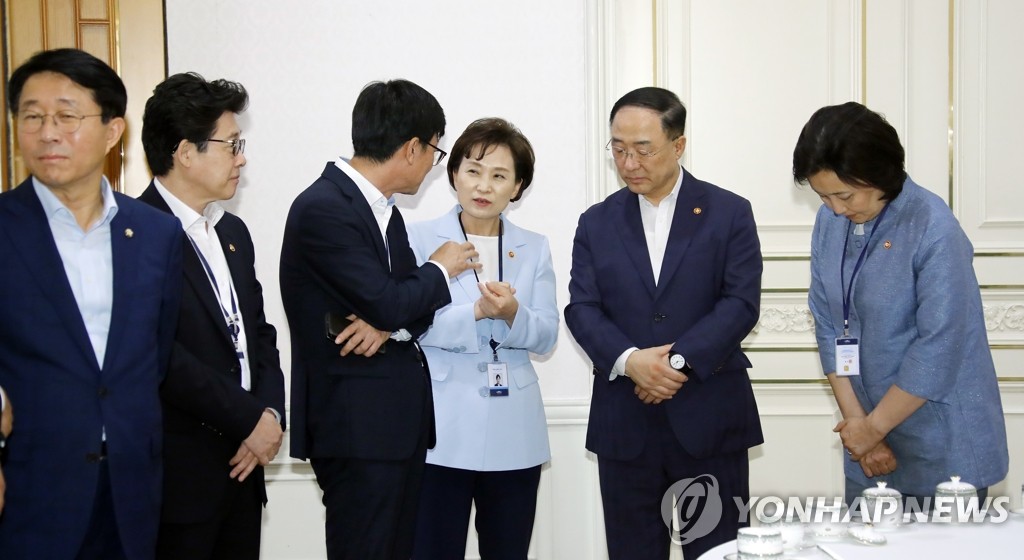 통계누설 금지…장관 김현미에 적용된 국회의원 김현미의 통계법