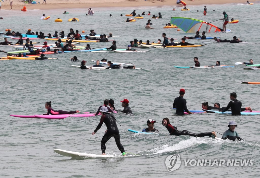 파도타기 명소 부산 송정해수욕장 해양레저축제 23일 개막