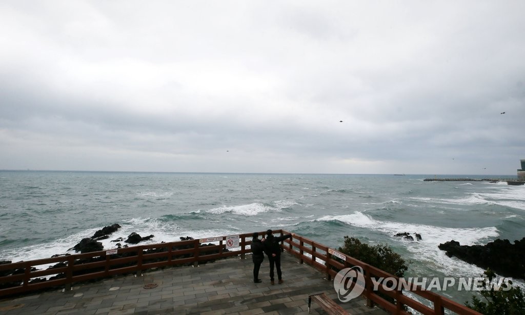 [내일날씨] 전국 구름 많음…낮최고 32도 아직 덥다