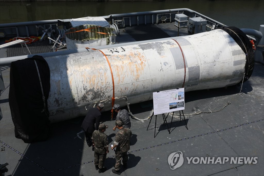북, 포탄 주고 위성·핵잠수함 기술 얻나…군사위협 급증 우려