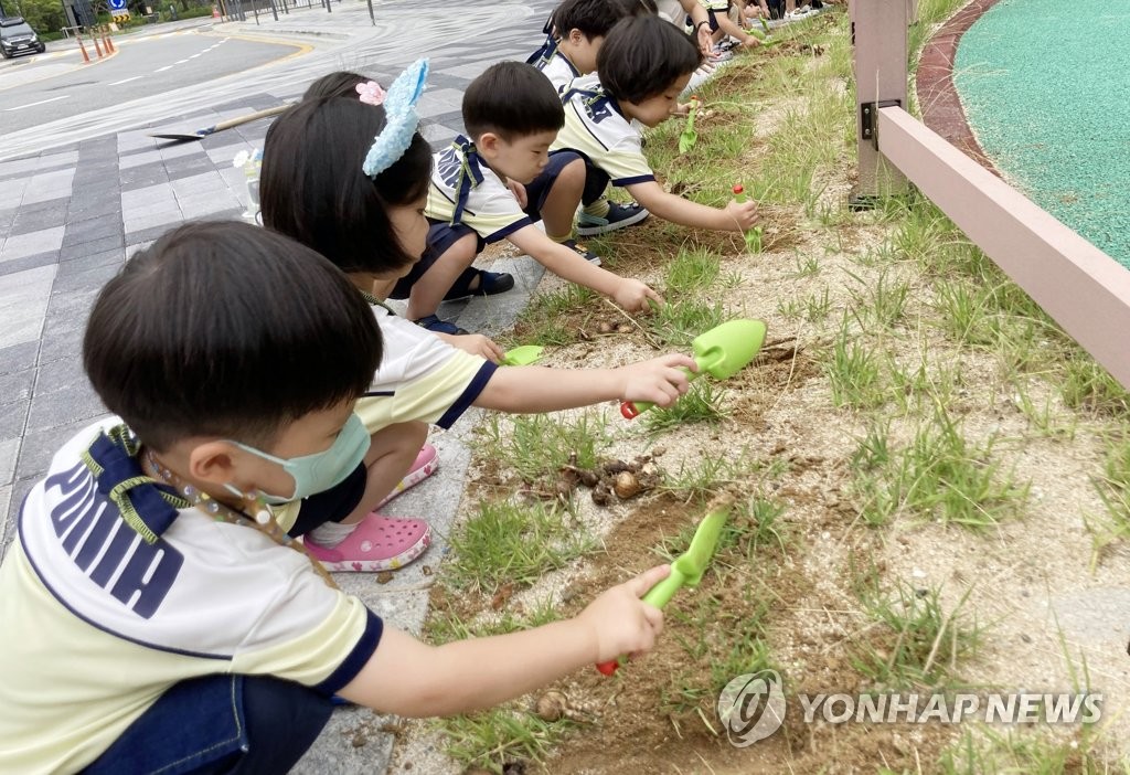 6월 인구 자연 감소, 동월 기준 역대 최대…상반기 5만2000명↓