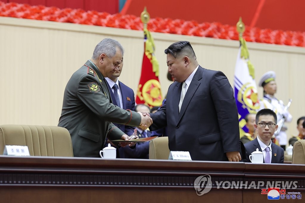 러 국방 "북한과 연합훈련 개최 논의…이웃인데 왜 안되겠나"(종합)