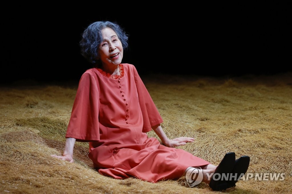 연극 '토카타' 마친 손숙 "데뷔 70주년 기념 무대가 벌써 걱정"