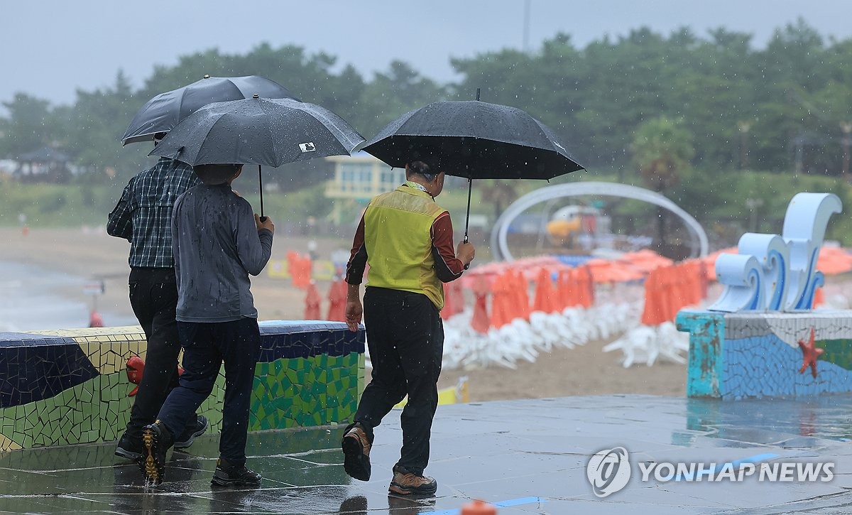 제주 낮까지 곳곳 강한 비…많은 곳 150㎜ 이상