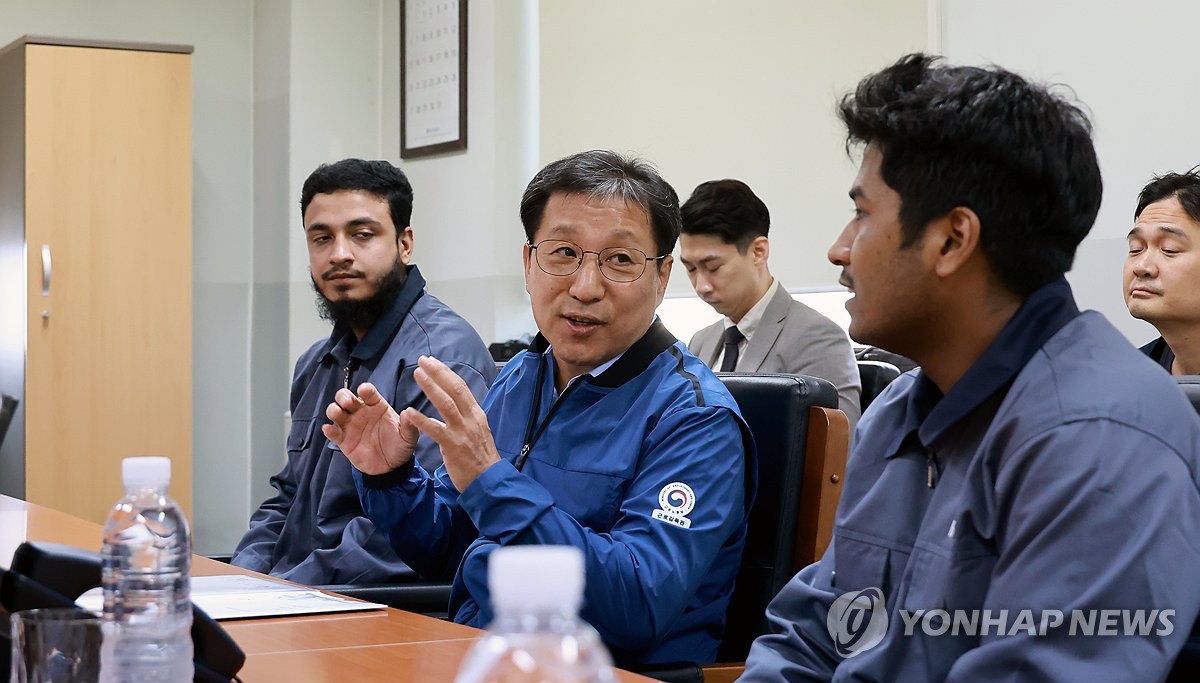 고용보험 가입자 증가폭 두달째 줄어…청년은 1년 내내 감소