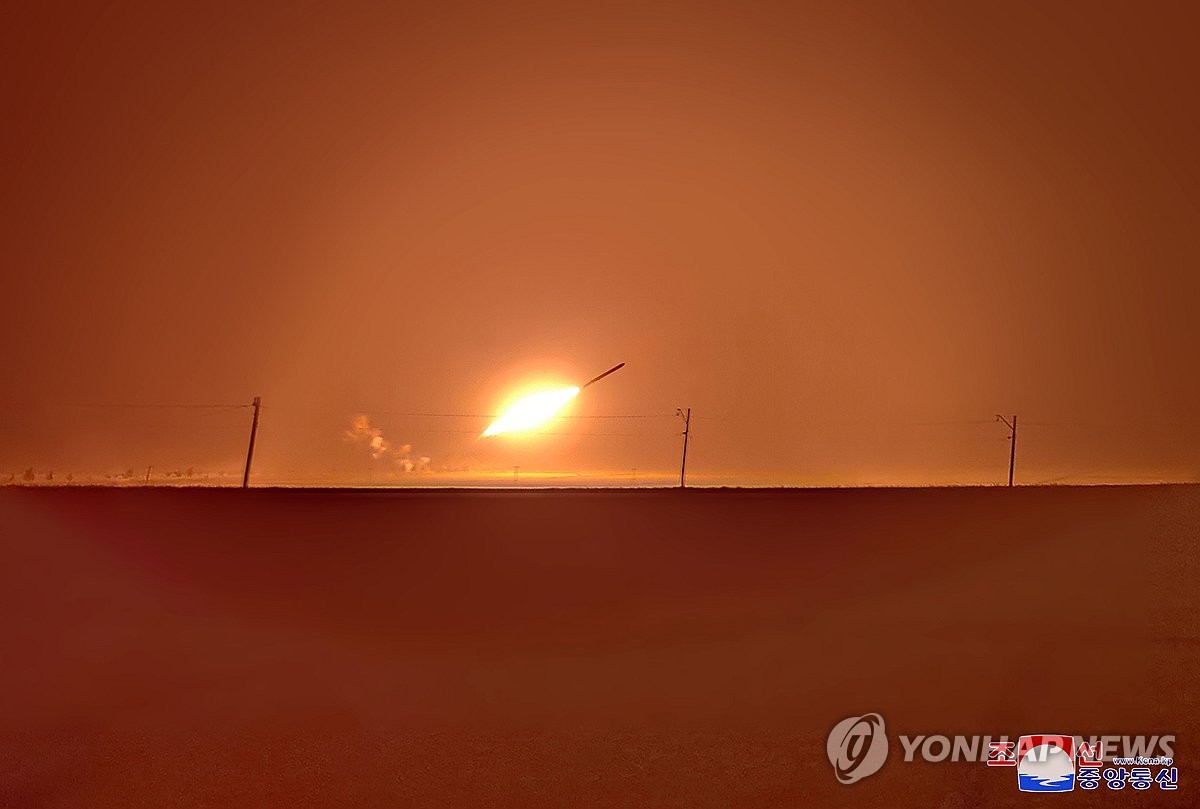 북 "어제 전략순항미사일 발사는 전술핵공격 가상발사훈련"(종합)
