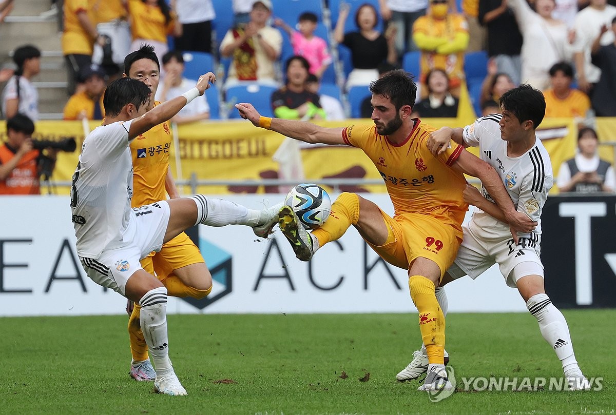 K리그1 광주, 8년 만에 울산 2-0 격침…팀 통산 1부서 '최다승'(종합)