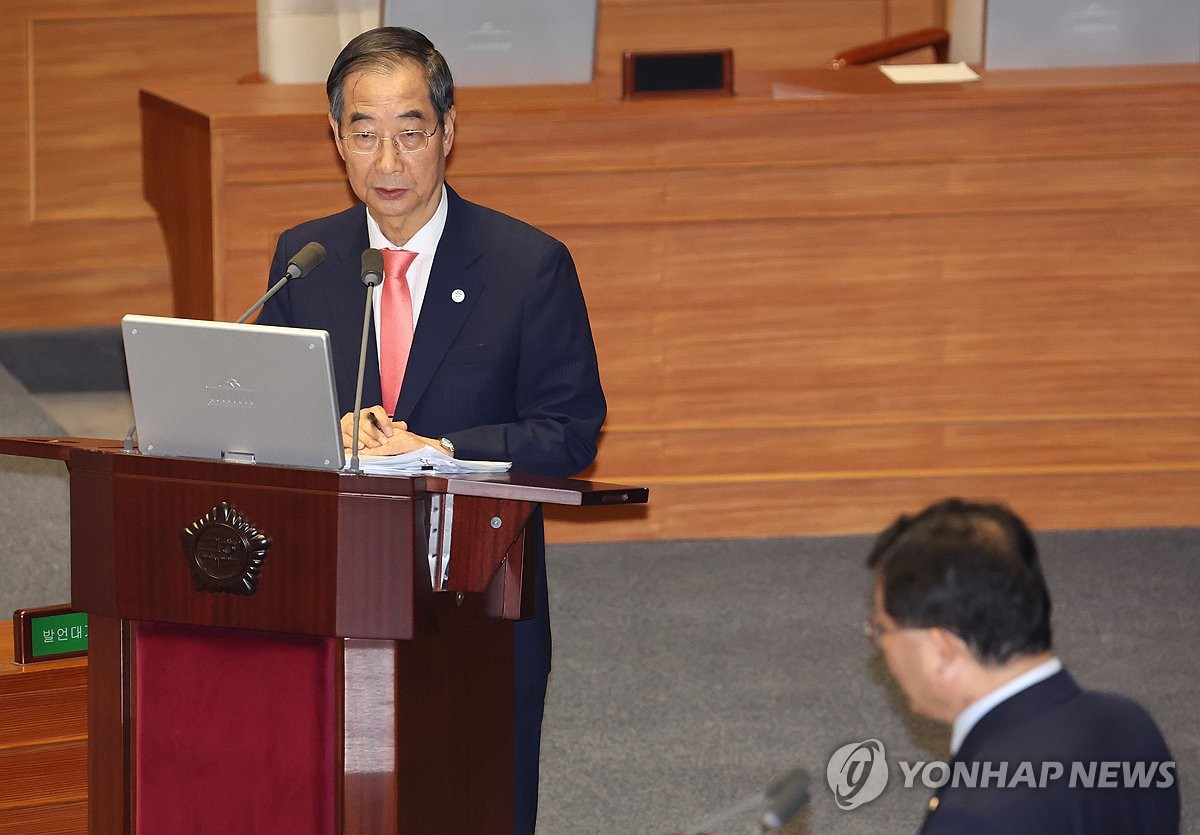 한총리 "尹정부 '극우 뉴라이트'라는 시각에 동의하지 않아"