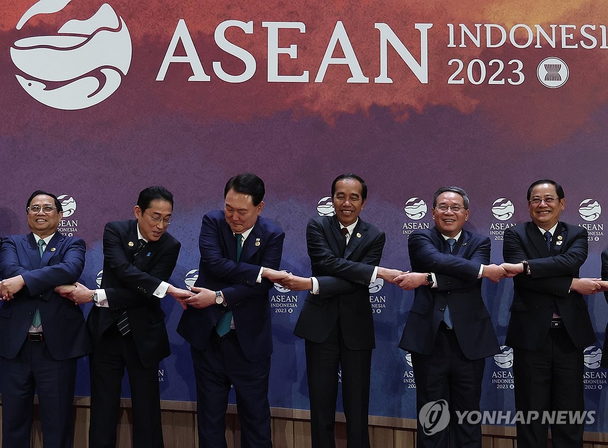 '한미일 협력'기반 인태 바짝 다가선 尹…아세안·G20 연대 강화(종합)