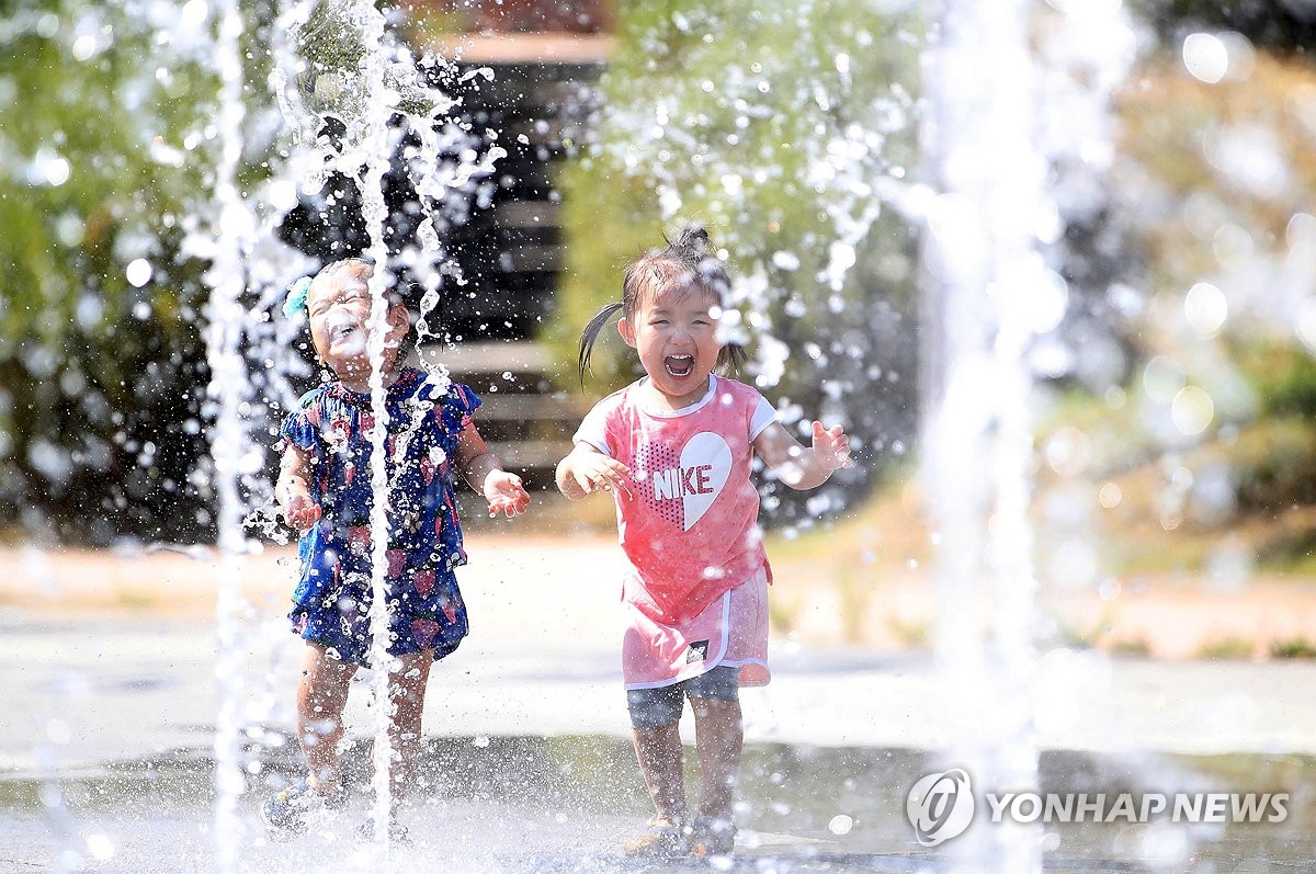 당분간 서쪽 중심 늦더위…내륙은 15도 안팎 일교차