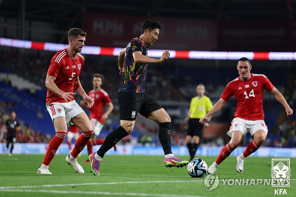 '무색무취' 사령탑에 '도전 없는' 태극전사…벼랑길 한국 축구