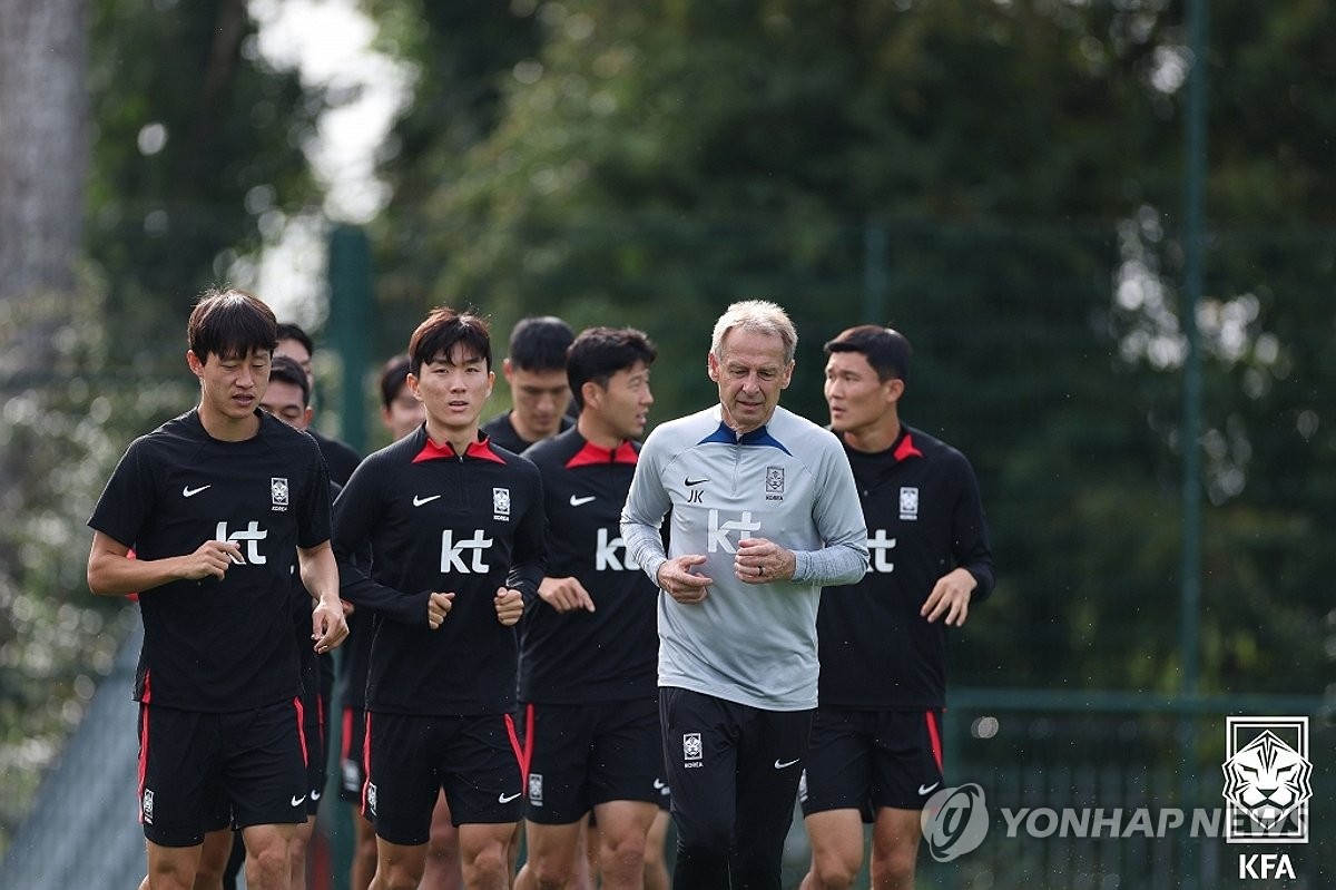 '무색무취' 사령탑에 '도전 없는' 태극전사…벼랑길 한국 축구