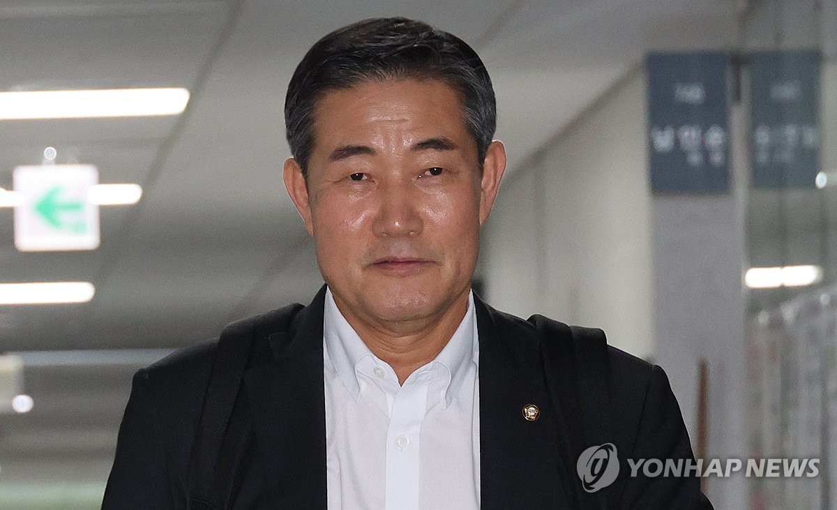 민주 "'아스팔트 우파' 출신이 국방장관? 軍의 정치화"