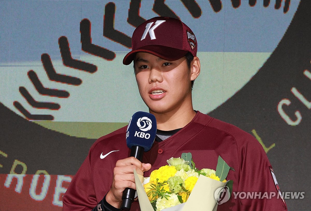 "오른팔 바치겠다"·"최동원 선배님 반만큼"…KBO 신인들의 패기