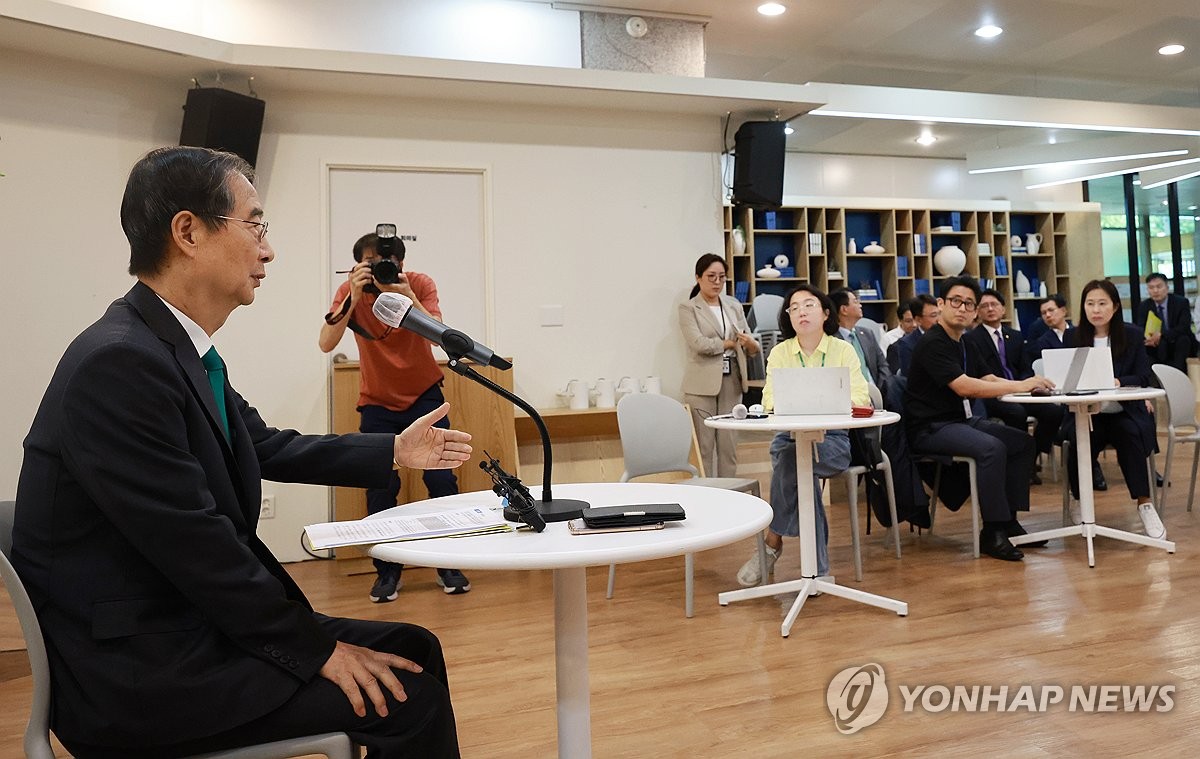 북러협력에 "좌시 않겠다" 강력경고…중국엔 고위급 교류로 손짓