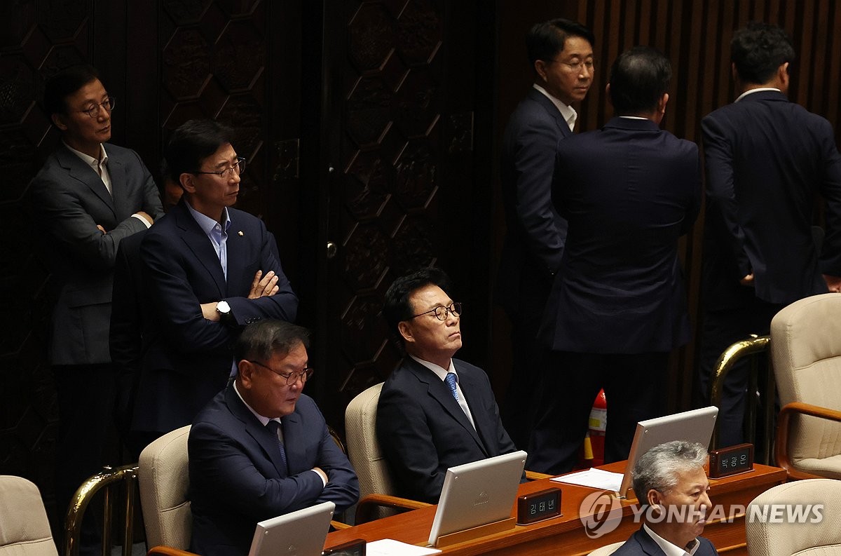 이재명 체포안·총리 해임안 가결…정국 '시계제로' 혼돈 속으로