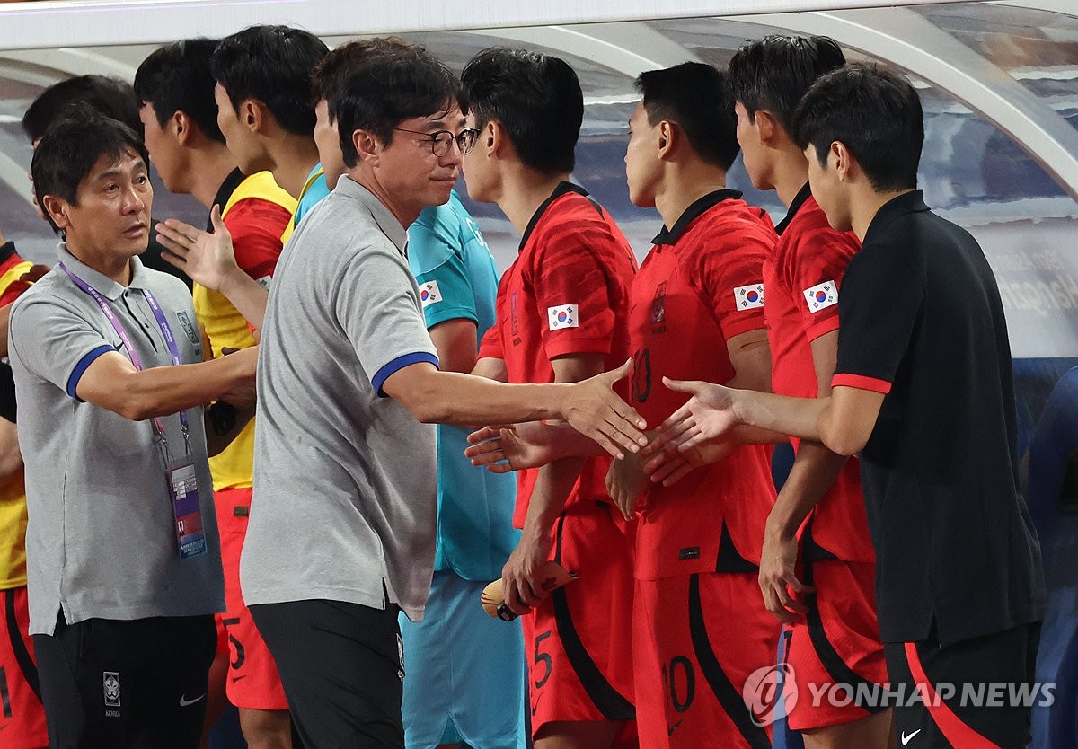 [아시안게임] '3경기 16골' 황선홍 감독 "한 골 차 승부도 잘해야"