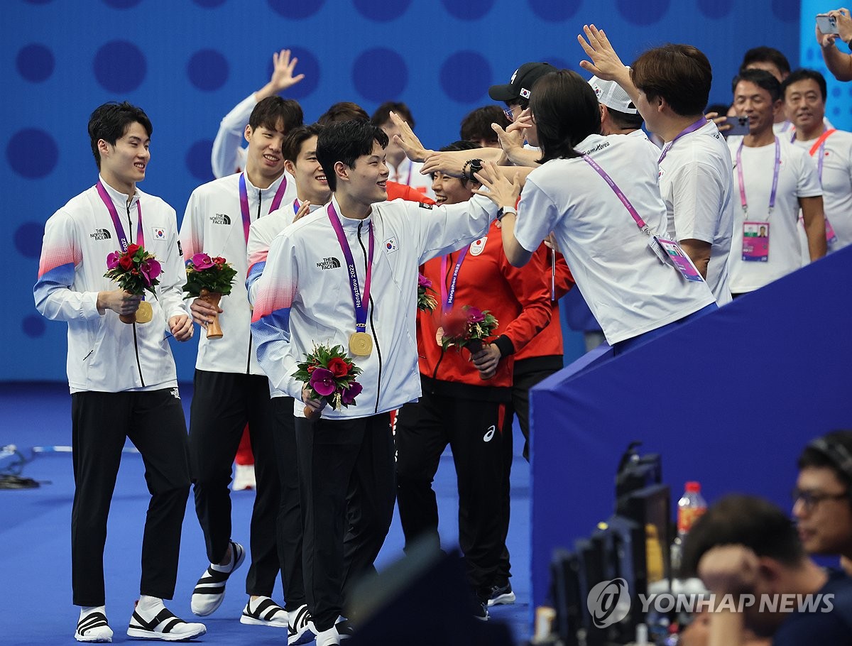 [아시안게임] 한국, 남자 계영 800ｍ 아시아신기록…단체전 사상 첫 금(종합2보)