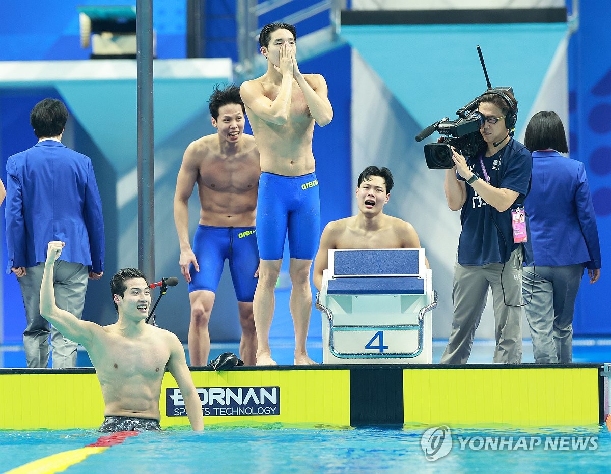 [아시안게임] 김우민, 자유형 800ｍ 우승 도전…황선우, 남자 계영 400ｍ 출격