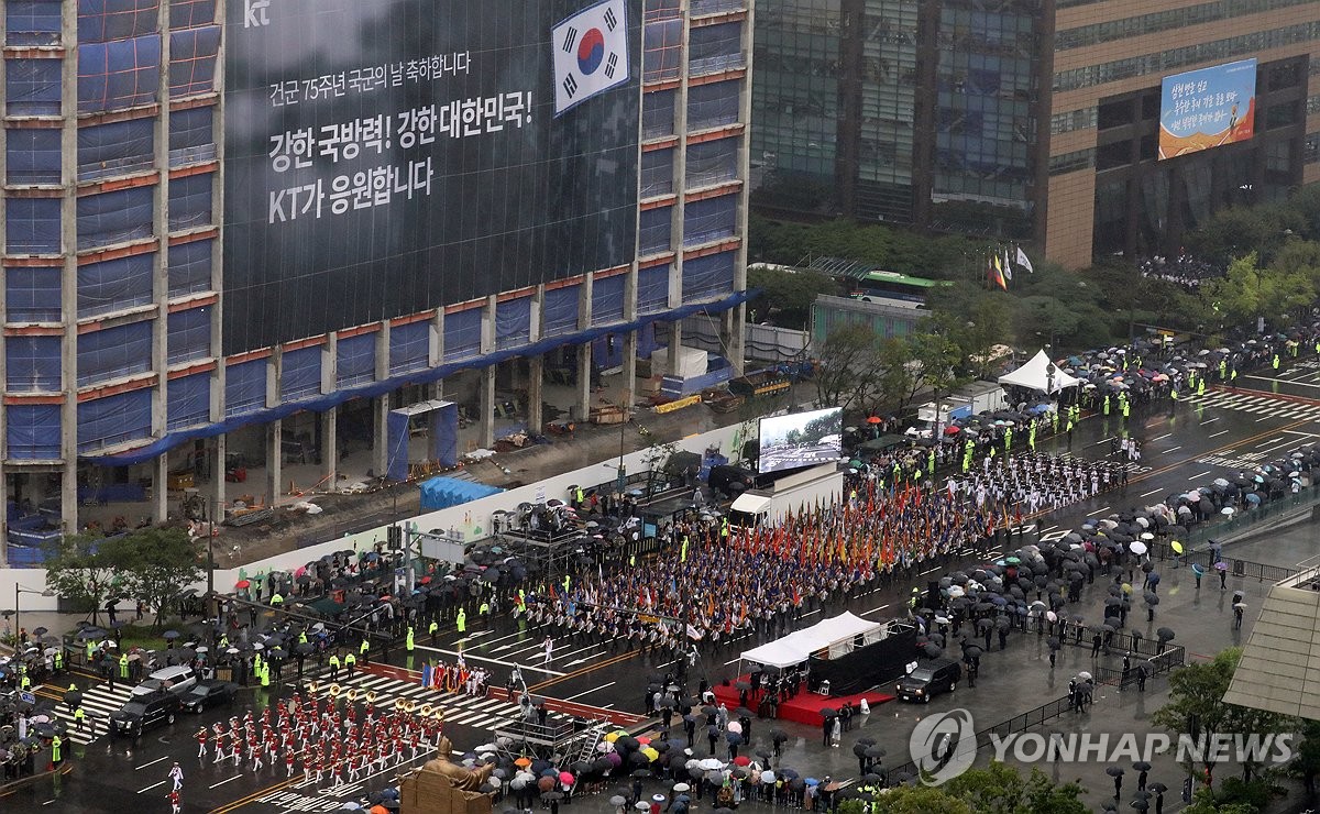 "현무랑 천마 멋있어요" 10년만의 퍼레이드에 환호성