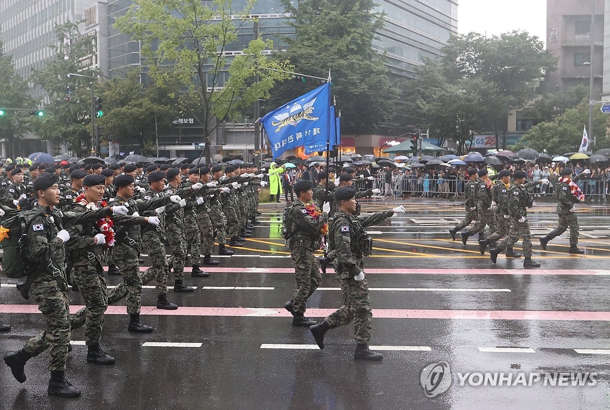 "현무랑 천마 멋있어요" 10년만의 퍼레이드에 환호성