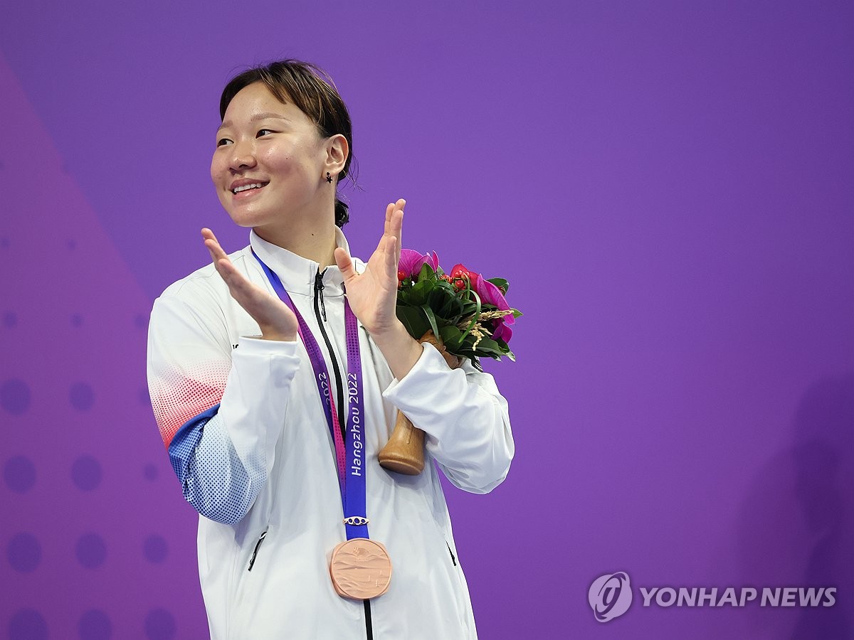 [아시안게임] 김우민·남자 혼계영 銀, 이은지 銅…한국수영, 벌써 메달 9개(종합)