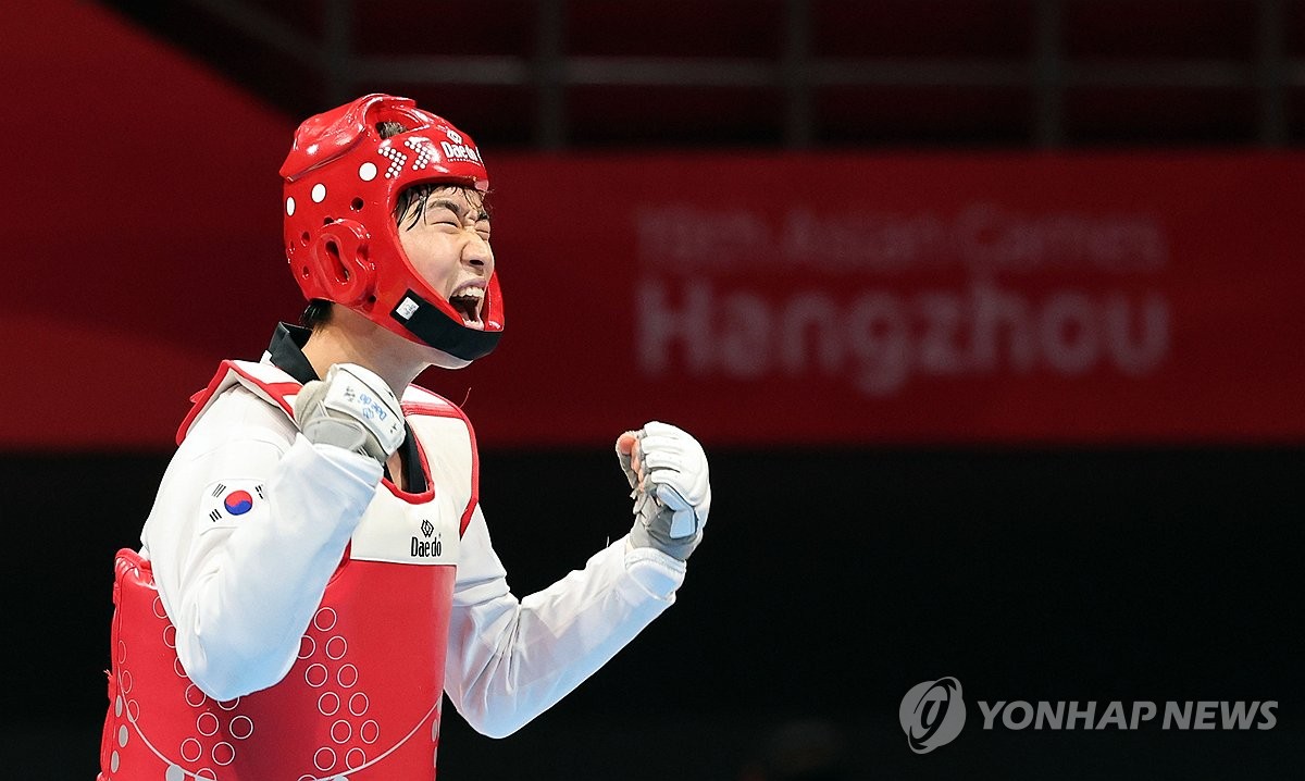 [아시안게임] '양발 잘 쓰는 중량급' 박우혁, 혼성 단체전 아쉬움 턴 金