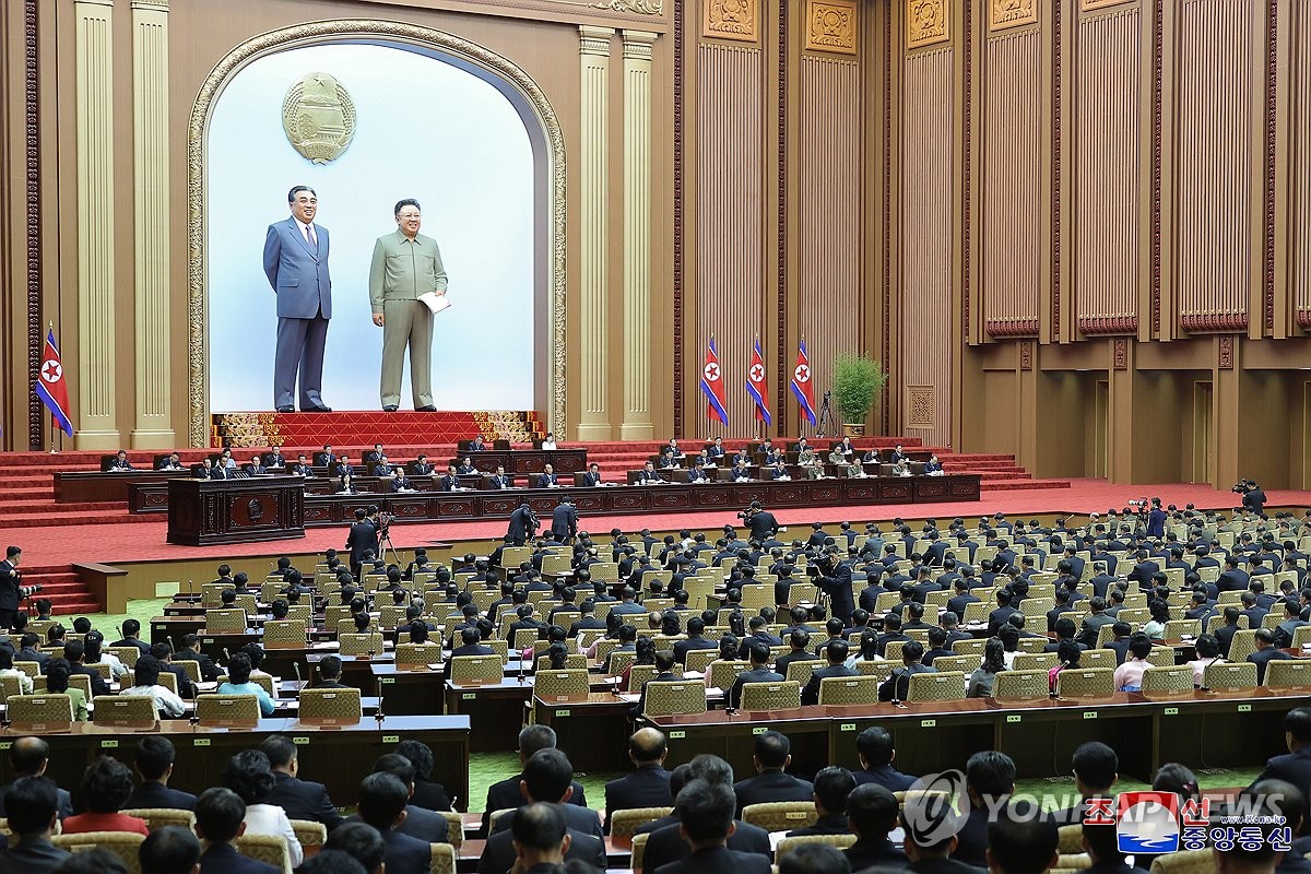 북, 핵무력정책 헌법에 명시…김정은 "반미연대 강화"(종합)