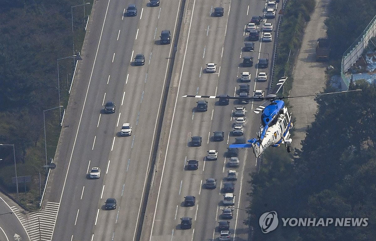 [르포] "경찰차였나요?"…귀성길 암행단속에 줄줄이 적발(종합)