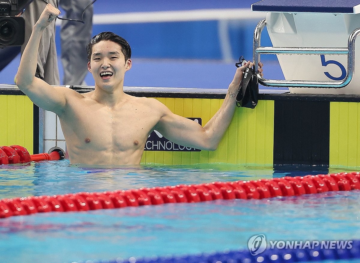 [아시안게임] 김우민, 자유형 800ｍ서 쑨양의 대회기록 깨고 금메달…2관왕(종합)