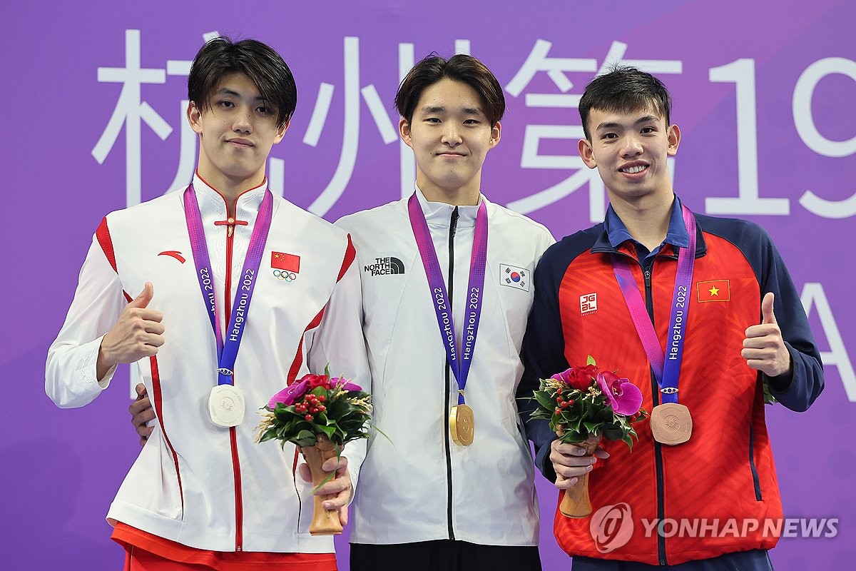 [아시안게임] 김우민, 자유형 400ｍ 1위로 결승 진출…3관왕 향해 전진