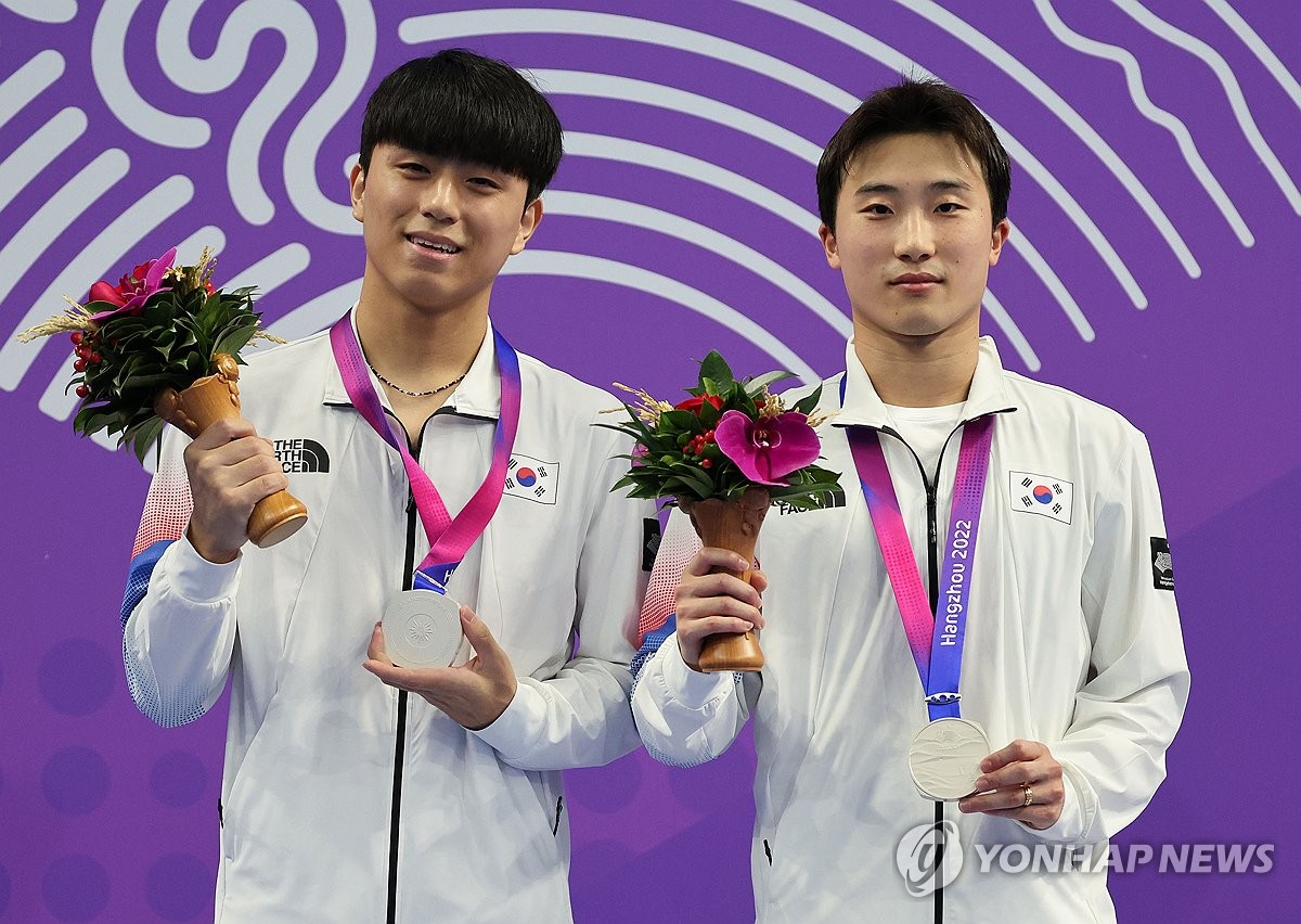 [아시안게임] '다이빙 연인' 우하람·'다이빙 부부' 이재경 "銀이 추석 선물"