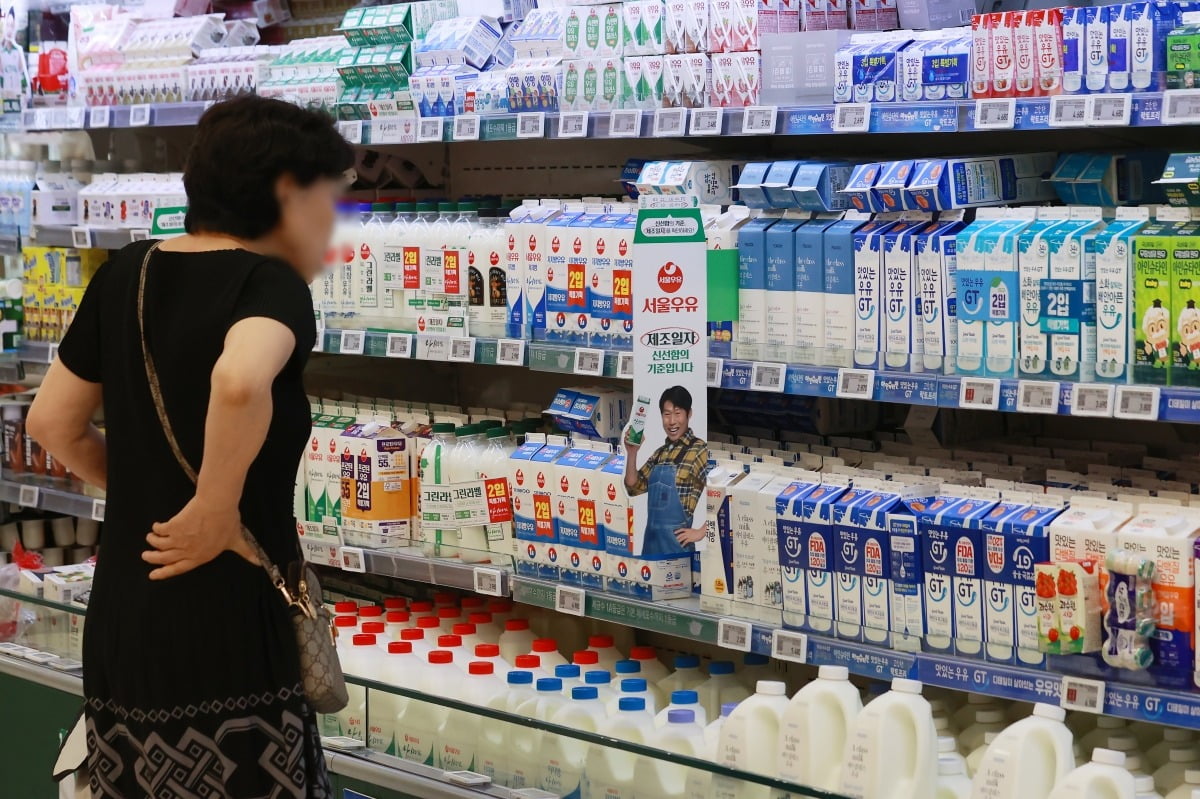 흰 우유와 발효유 등 신선 유제품에 사용되는 원유의 기본가격이 오는 10월부터 L당 88원 오른다. /사진=연합뉴스