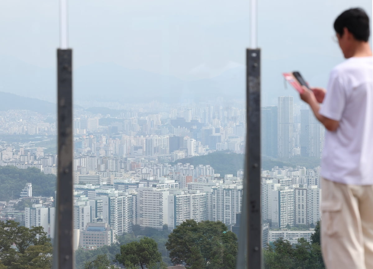 서울 남산에서 내려다본 아파트일대. 사진=연합뉴스