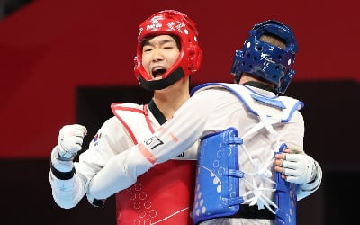 [속보] 박우혁, 아시안게임 남자 80kg급 우승…태권도 나흘 연속 금메달