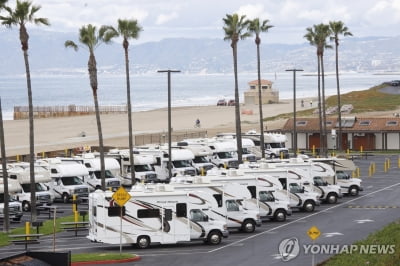 美 LA '캠핑카 거주족' 늘어 골치…주택가 주차 금지 추진