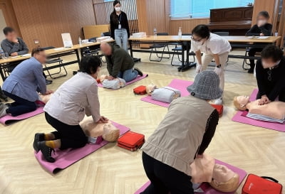 강남구 찾아가는 건강프로그램…어르신 CPR·건강관리 교육